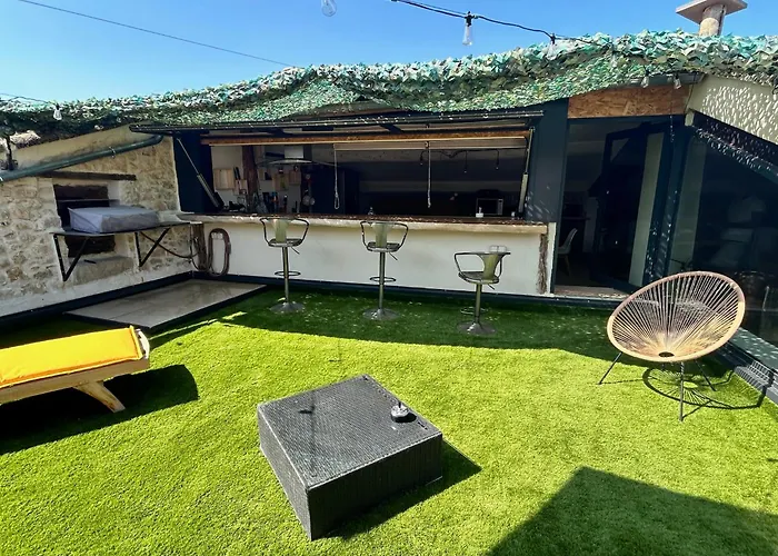 La Closerie De Uzes 펜션 *