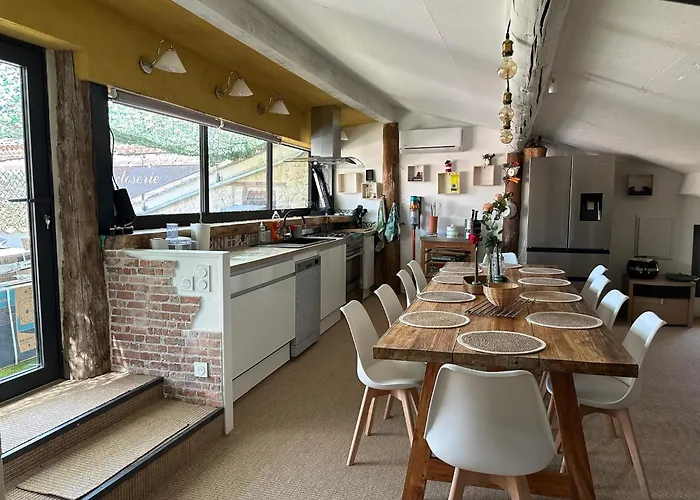 بيت للعطل La Closerie De Uzes *