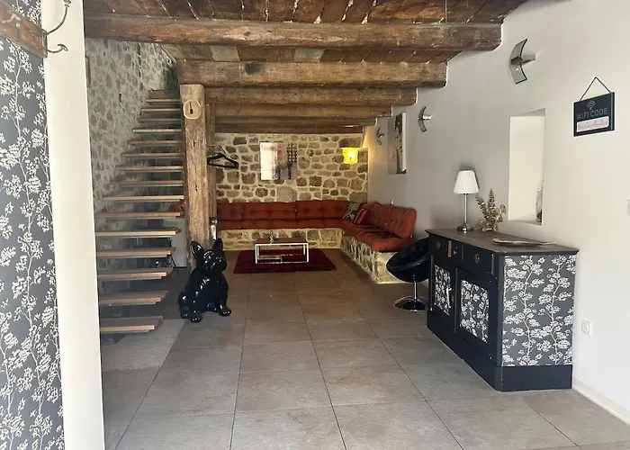 펜션 La Closerie De Uzes *