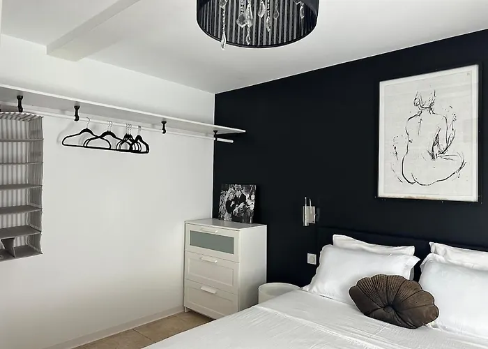 La Closerie De Uzes 펜션 Bourdic