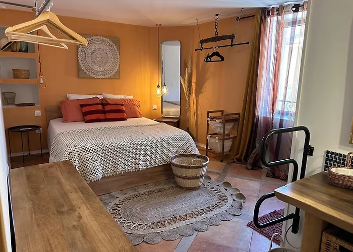 La Closerie De Uzes Bourdic